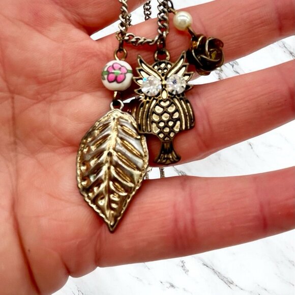 VTG Gold Tone Owl, leaf & Rose Charms Necklace & Chain Rhinestone Eyes 12" W/box - Picture 4 of 10